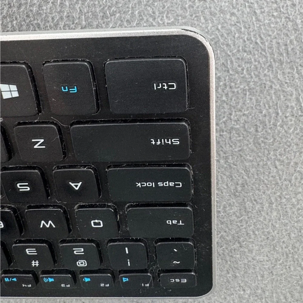 Dell Logitech Keyboard KM714 Wireless Black Slim Chiclet Multimedia Keys Office